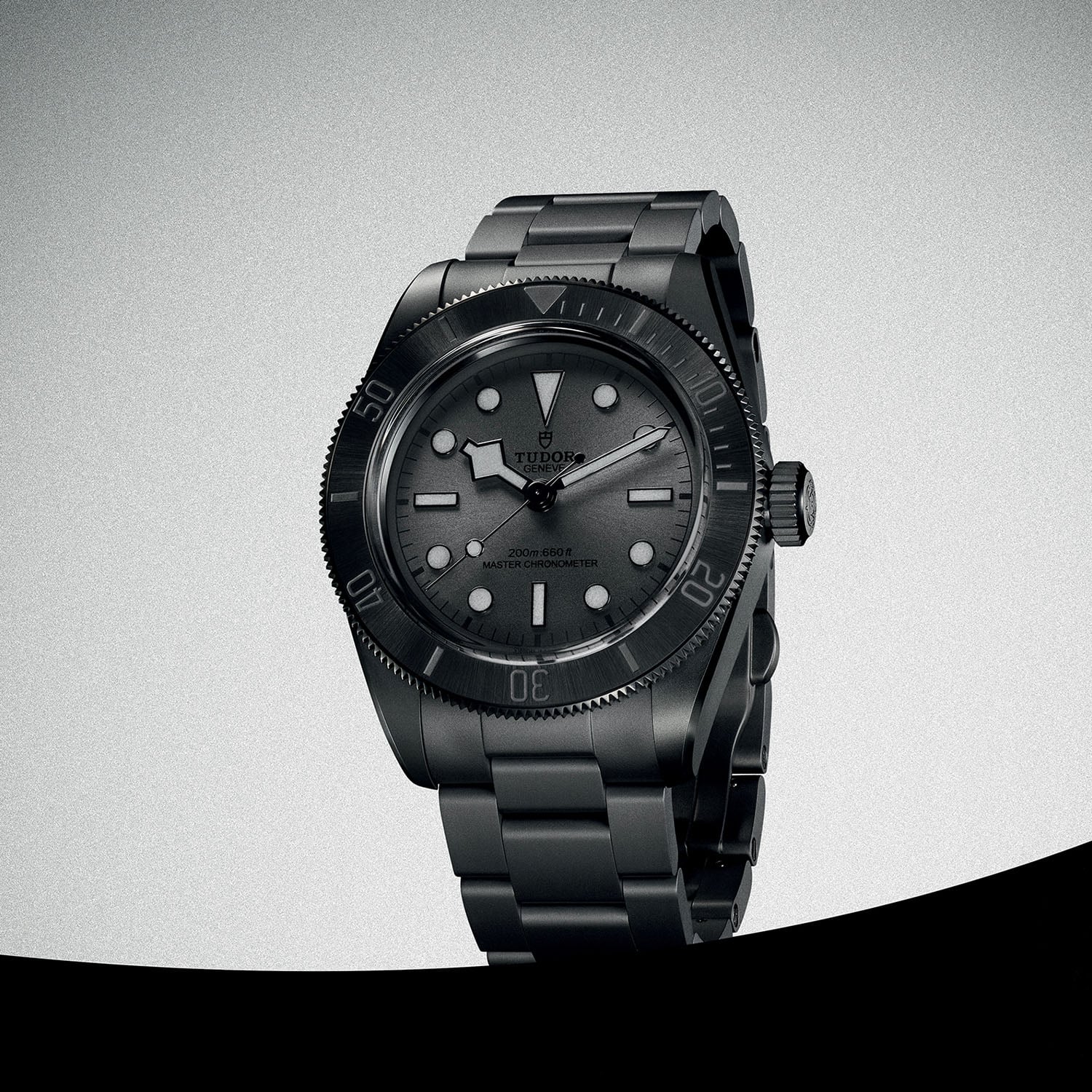Tudor Black Bay Ceramic on its full-ceramic three-link bracelet, 41mm matte black ceramic case, sunray satin black dial with applied hour markers and Snowflake hands, screw-down crown