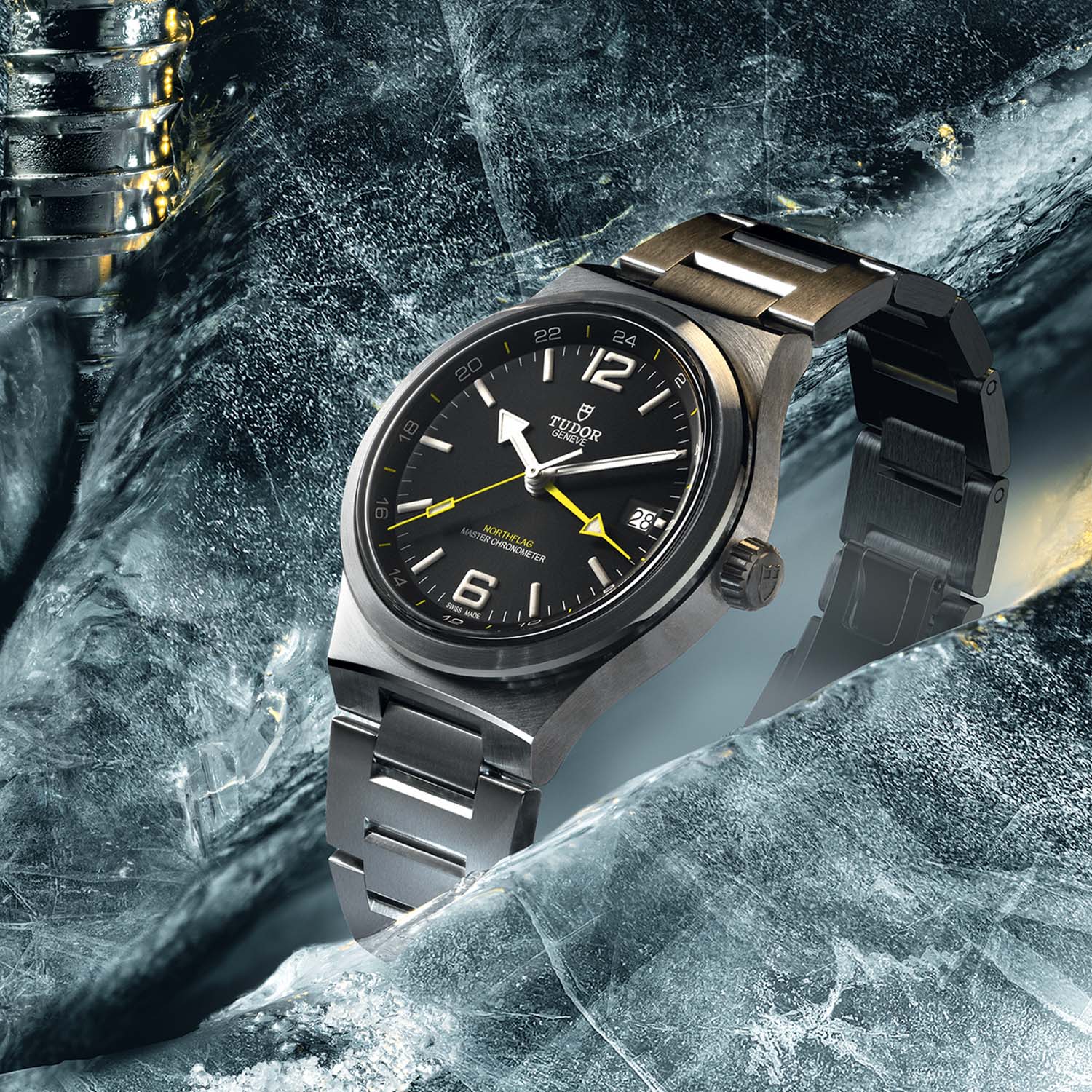 A three-quarter view of the Northflag GMT showing the fixed angled bezel, the screw-down crown and the brushed H-link integrated bracelet