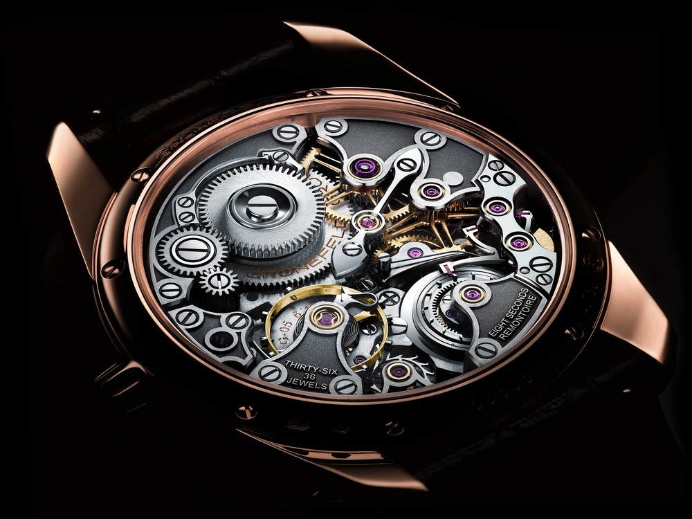 The Caliber G-05 caseback of the 1941 Remontoire, showing hand-beveled bridges, black-polished screws, and micro-blasted surfaces
